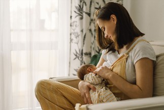 Breastfeeding Benefits Both Baby and Mom, DNPAO